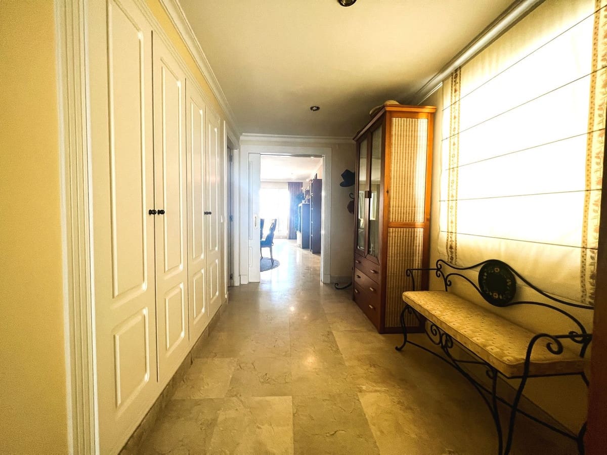 2 soveværelse Lejlighed til salg i Puerto Banus med swimmingpool garage - € 950.000 (Ref: 8132607)