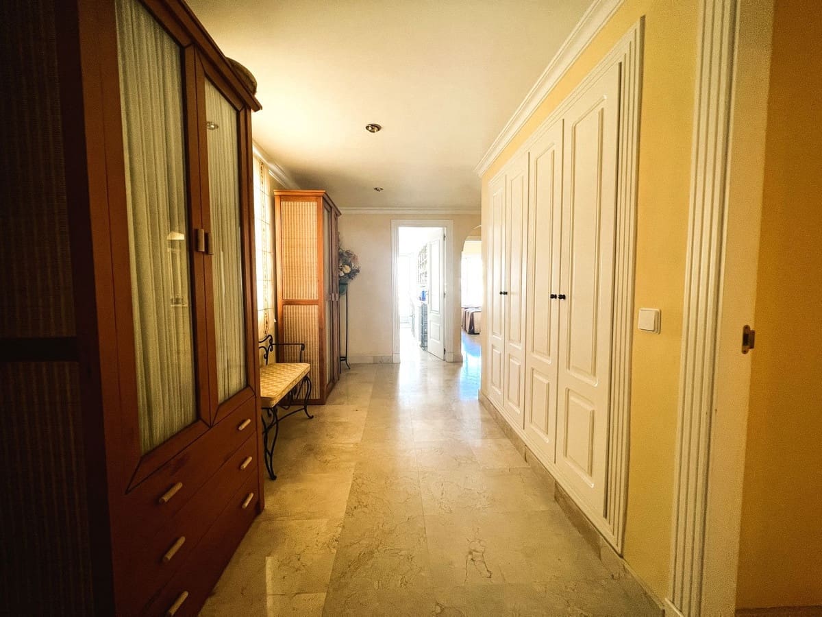 2 soveværelse Lejlighed til salg i Puerto Banus med swimmingpool garage - € 950.000 (Ref: 8132607)