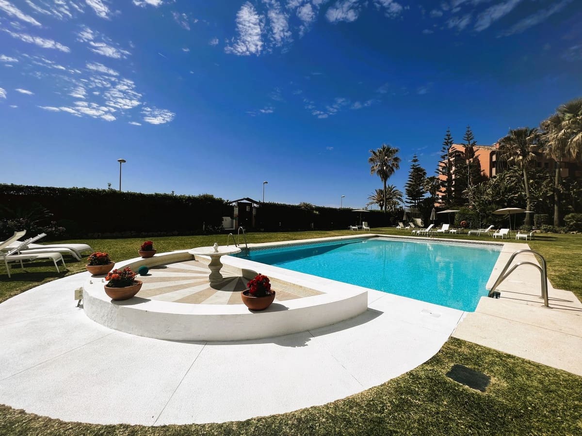 2 soveværelse Lejlighed til salg i Puerto Banus med swimmingpool garage - € 950.000 (Ref: 8132607)