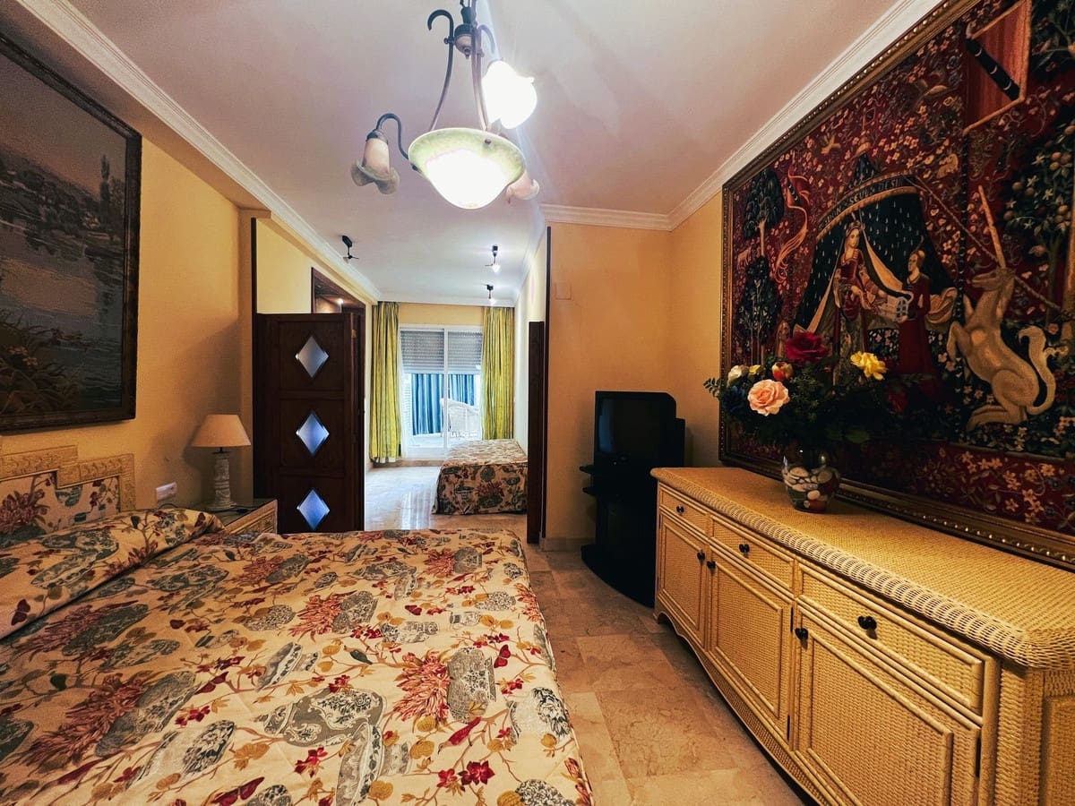 2 soveværelse Lejlighed til salg i Puerto Banus med swimmingpool garage - € 950.000 (Ref: 8132607)