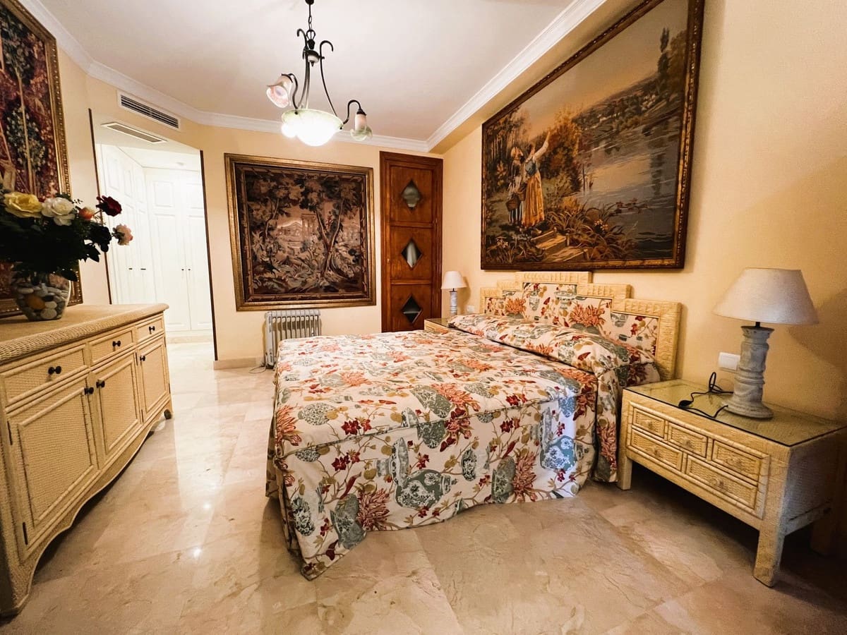 2 soveværelse Lejlighed til salg i Puerto Banus med swimmingpool garage - € 950.000 (Ref: 8132607)