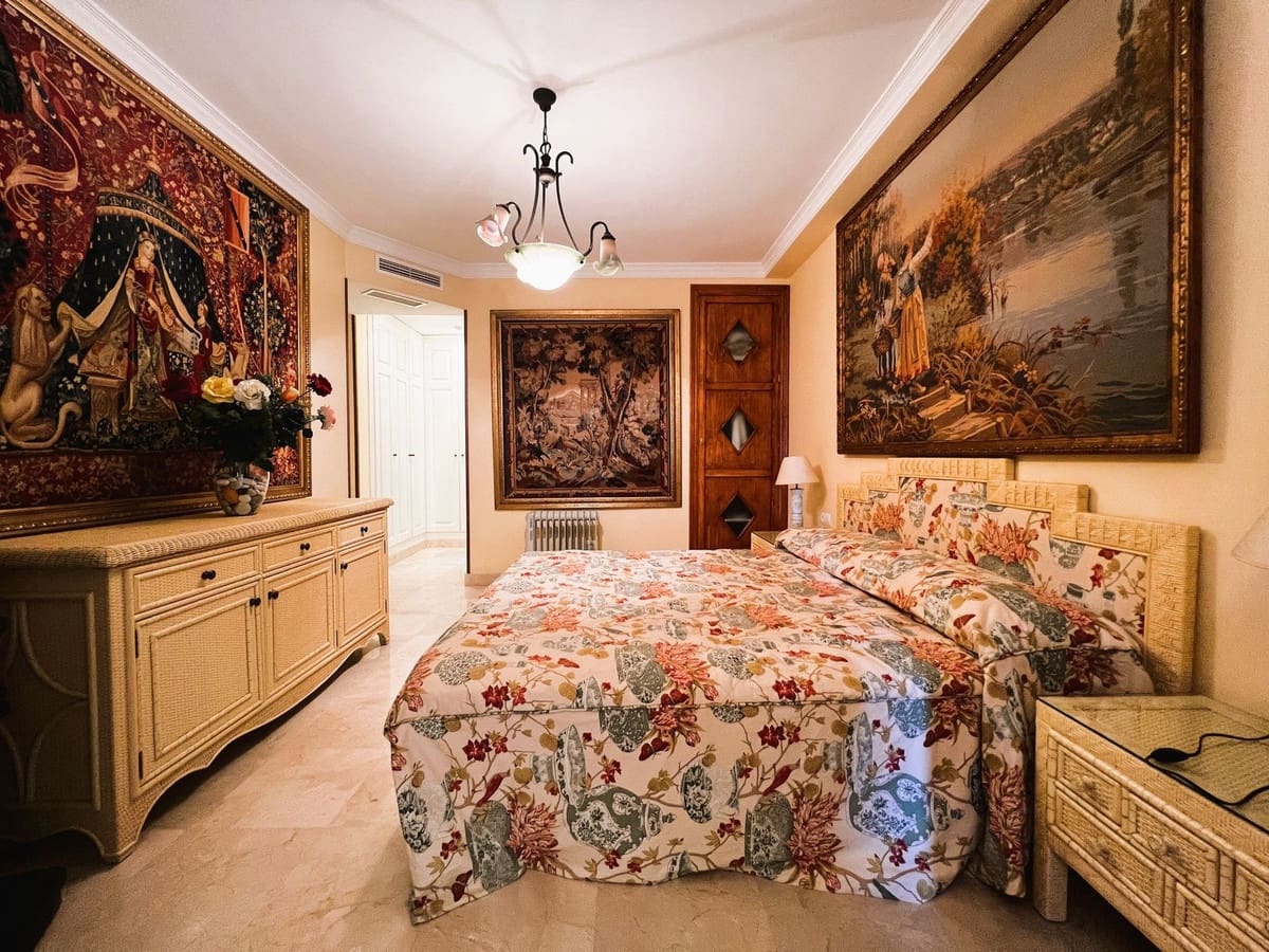 2 soveværelse Lejlighed til salg i Puerto Banus med swimmingpool garage - € 950.000 (Ref: 8132607)