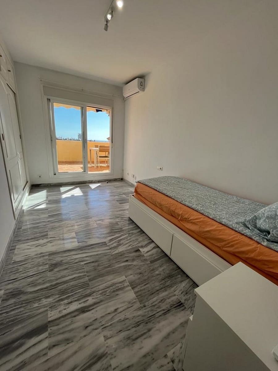 3 Zimmer Penthouse zu verkaufen in Estepona mit Pool Garage - 750.000 € (Ref: 8143432)