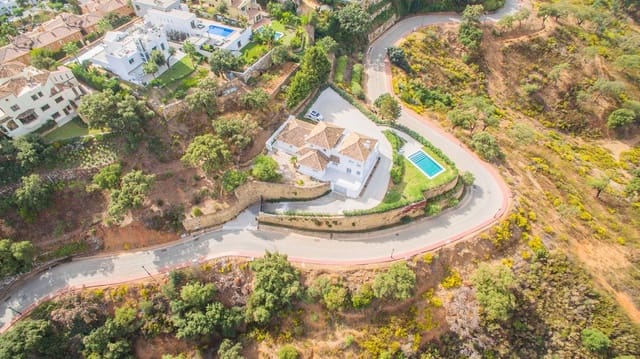 4 sypialnia Willa na sprzedaż w Marbella z basenem garażem - 2 400 000 € (Ref: 8155724)