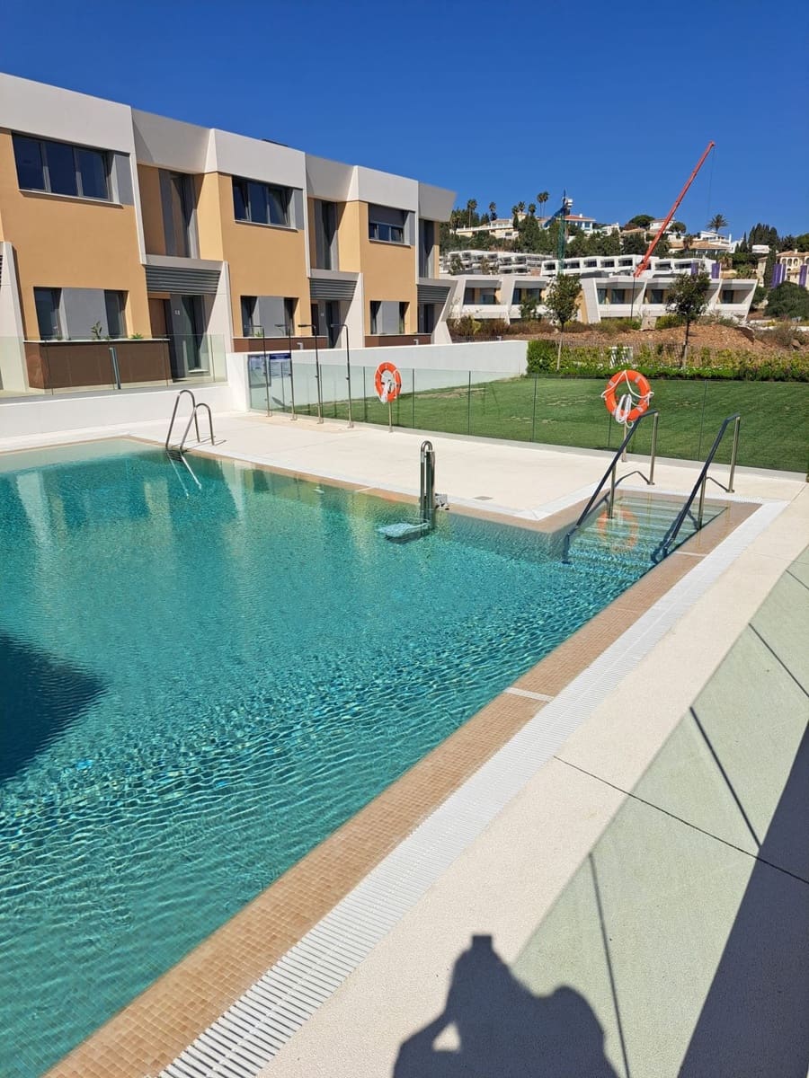 3 soverom Hus til salgs i Mijas Costa med svømmebasseng - € 880 000 (Ref: 8167754)