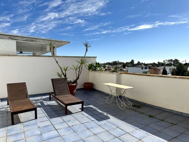 3 makuuhuone Huoneisto myytävänä paikassa Nueva Andalucia, Marbella mukana uima-altaan 
autotalli - 650 000 € (Ref: 8173691)