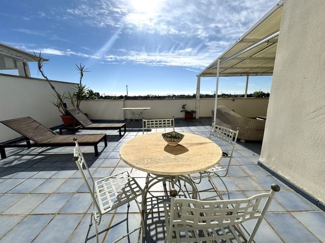 3 makuuhuone Huoneisto myytävänä paikassa Nueva Andalucia, Marbella mukana uima-altaan 
autotalli - 650 000 € (Ref: 8173691)