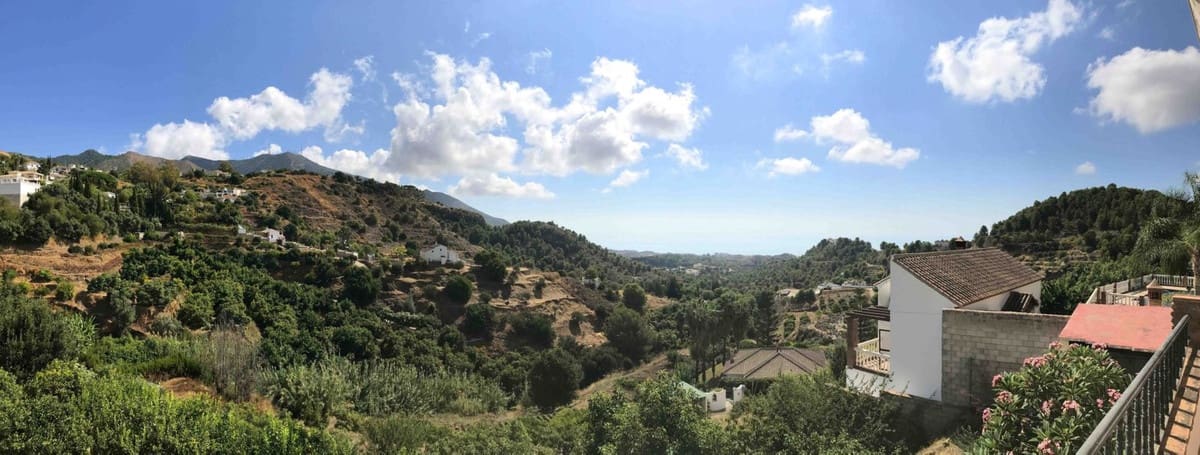 4 soveværelse Villa til salg i Mijas med swimmingpool garage - € 1.000.000 (Ref: 8173768)