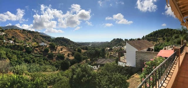 4 sovrum Villa till salu i Mijas med pool garage - 1 000 000 € (Ref: 8173768)