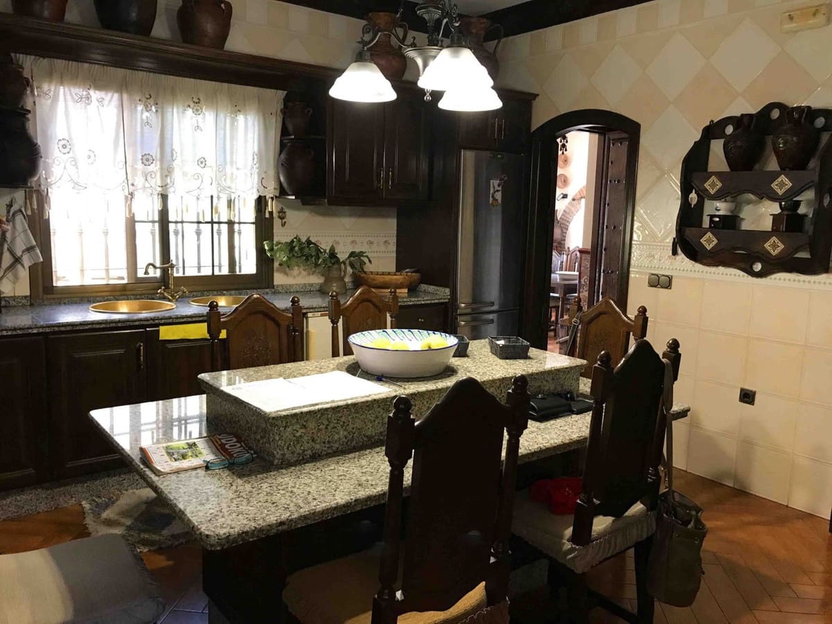 4 soveværelse Villa til salg i Mijas med swimmingpool garage - € 1.000.000 (Ref: 8173768)