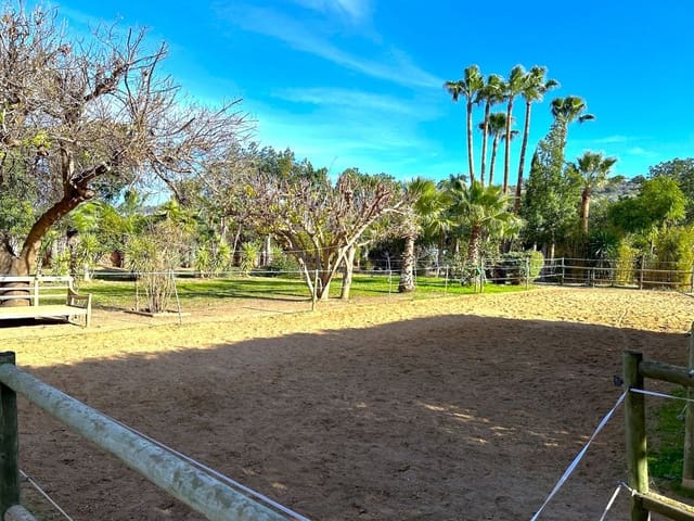 3 chambre Finca/Maison de Campagne à vendre à Estepona avec piscine garage - 875 000 € (Ref: 8189821)