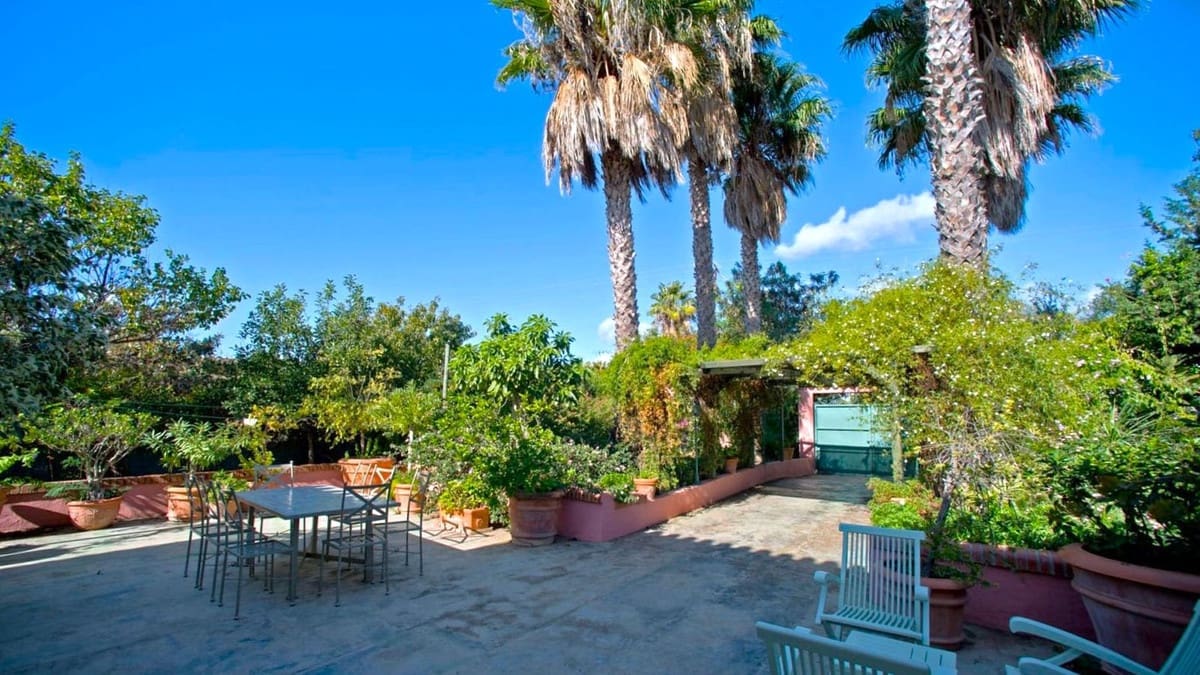 3 sovrum Finca/Hus på landet till salu i Estepona med pool garage - 875 000 € (Ref: 8189821)