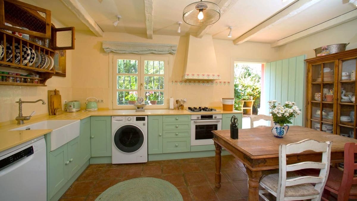 3 sovrum Finca/Hus på landet till salu i Estepona med pool garage - 875 000 € (Ref: 8189821)