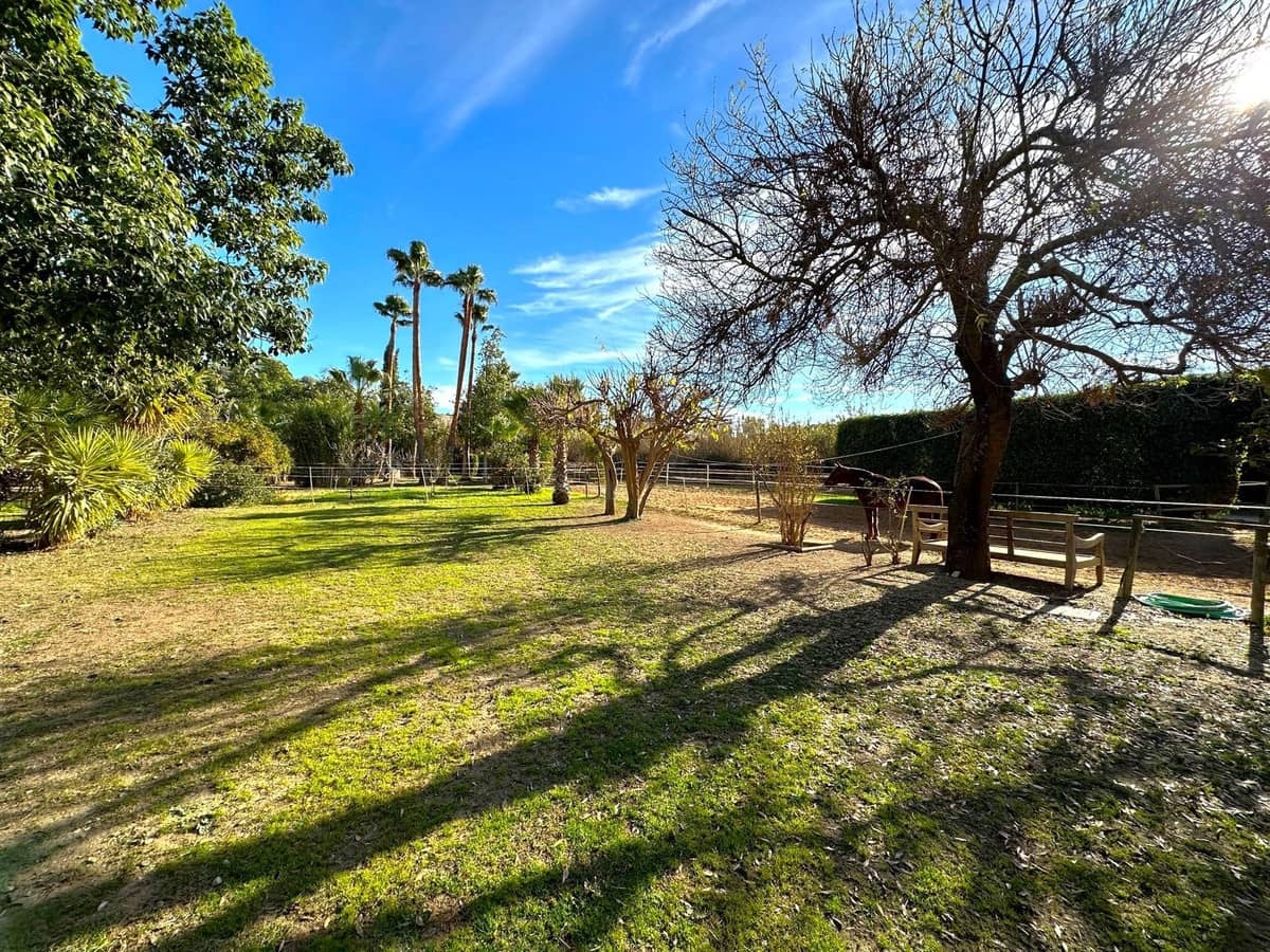 3 sovrum Finca/Hus på landet till salu i Estepona med pool garage - 875 000 € (Ref: 8189821)