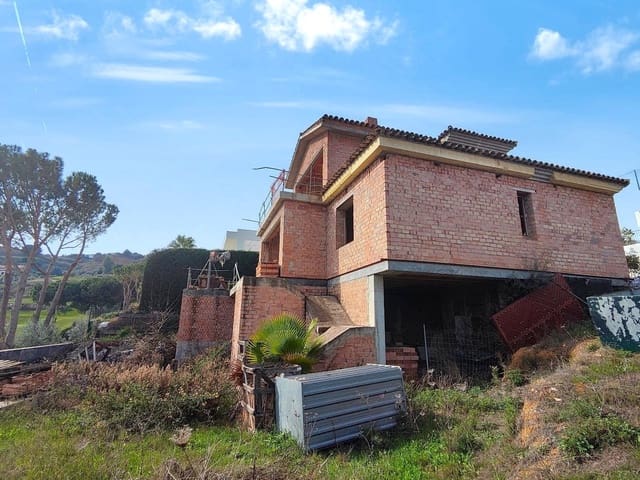 5 soverom Villa til salgs i Mijas Golf, Mijas med svømmebasseng garasje - € 638 000 (Ref: 8234225)