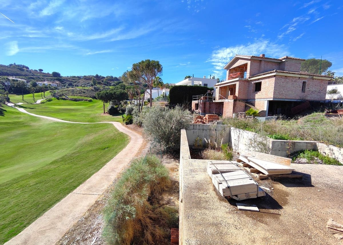 5 soveværelse Villa til salg i Mijas Golf med swimmingpool garage - € 638.000 (Ref: 8234225)