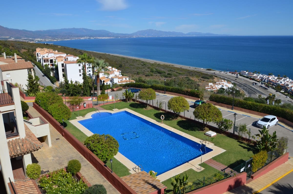 3 soveværelse Lejlighed til salg i La Duquesa / Puerto de la Duquesa med swimmingpool garage - € 533.000 (Ref: 8244577)