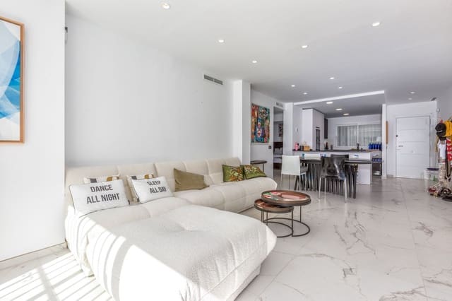 2 makuuhuone Huoneisto myytävänä paikassa Nueva Andalucia, Marbella mukana uima-altaan 
autotalli - 645 000 € (Ref: 8246577)