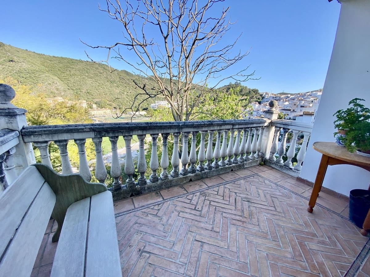 4 quarto Moradia para venda em Benahavis com piscina garagem - 950 000 € (Ref: 8258047)