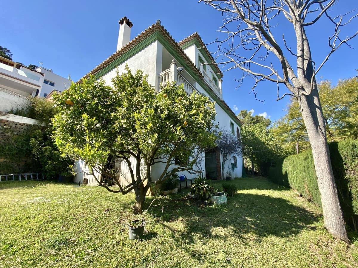 4 quarto Moradia para venda em Benahavis com piscina garagem - 950 000 € (Ref: 8258047)