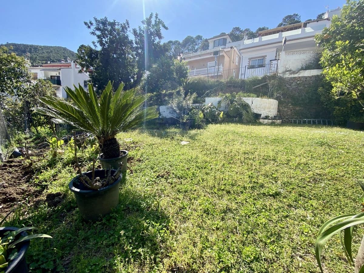 4 quarto Moradia para venda em Benahavis com piscina garagem - 950 000 € (Ref: 8258047)