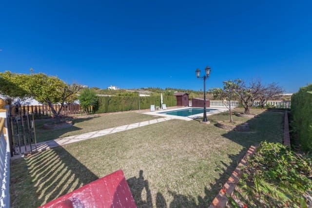 3 slaapkamer Villa te koop in El Padrón, Estepona met zwembad garage - € 720.000 (Ref: 8293550)