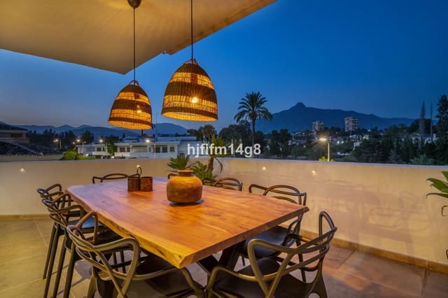 3 chambre Penthouse à vendre à Nueva Andalucia, Marbella avec piscine garage - 1 195 000 € (Ref: 8306611)