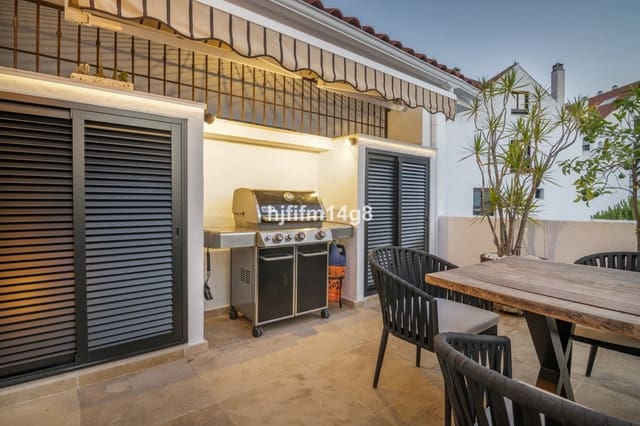 3 chambre Penthouse à vendre à Nueva Andalucia, Marbella avec piscine garage - 1 195 000 € (Ref: 8306611)