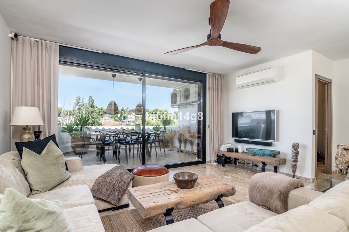 3 chambre Penthouse à vendre à Nueva Andalucia avec piscine garage - 1 195 000 € (Ref: 8306611)