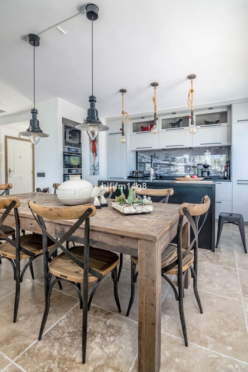 3 chambre Penthouse à vendre à Nueva Andalucia avec piscine garage - 1 195 000 € (Ref: 8306611)