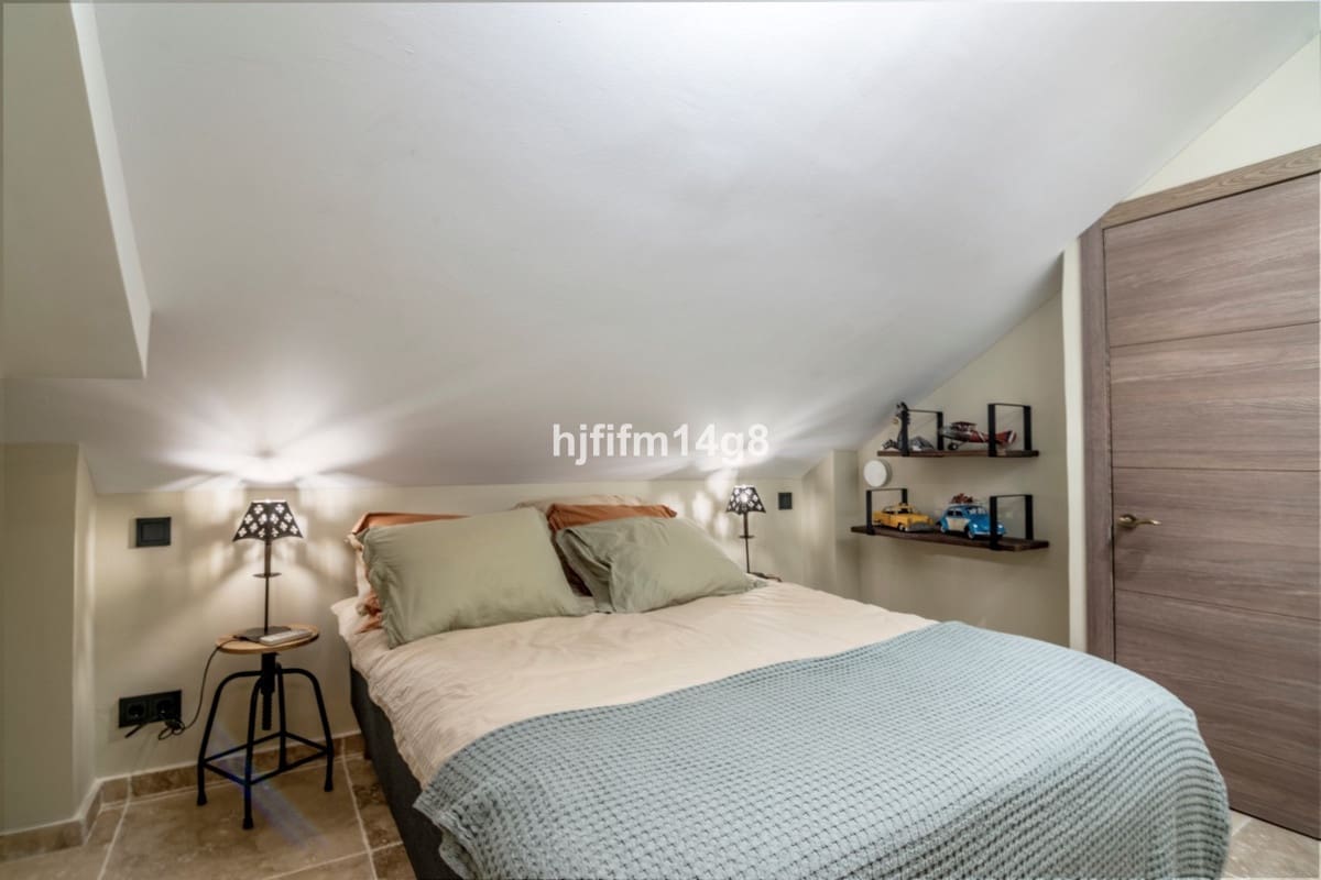 3 chambre Penthouse à vendre à Nueva Andalucia avec piscine garage - 1 195 000 € (Ref: 8306611)