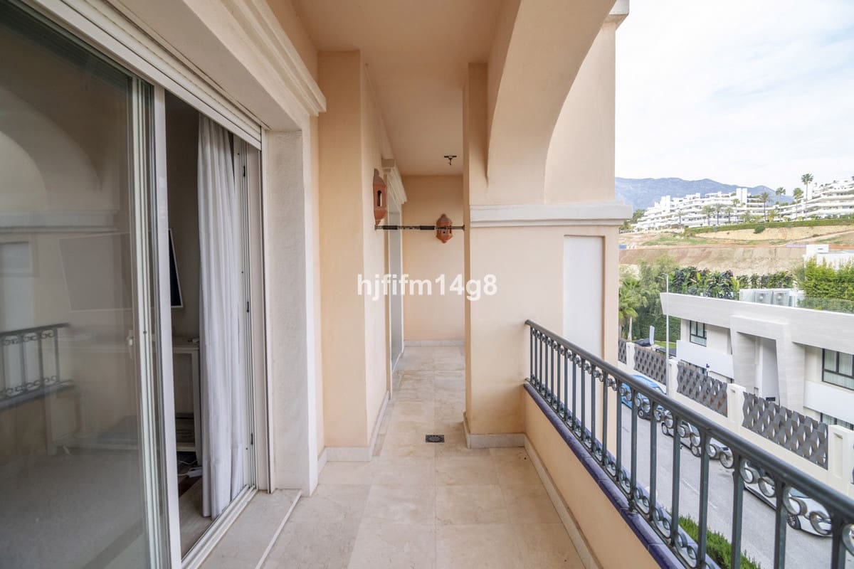 3 bedroom Apartment for sale in Golden Mile with pool garage - € 1,650,000 (Ref: 8307712)