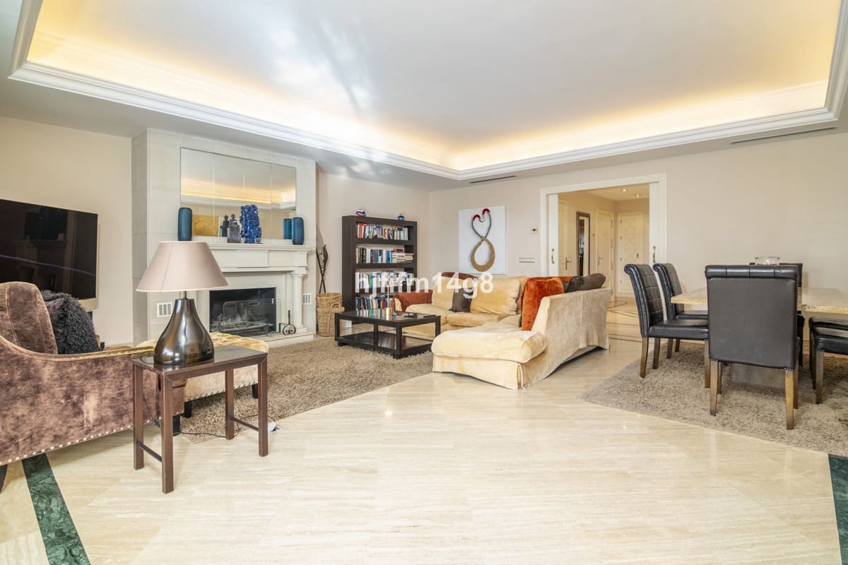 3 bedroom Apartment for sale in Golden Mile with pool garage - € 1,650,000 (Ref: 8307712)