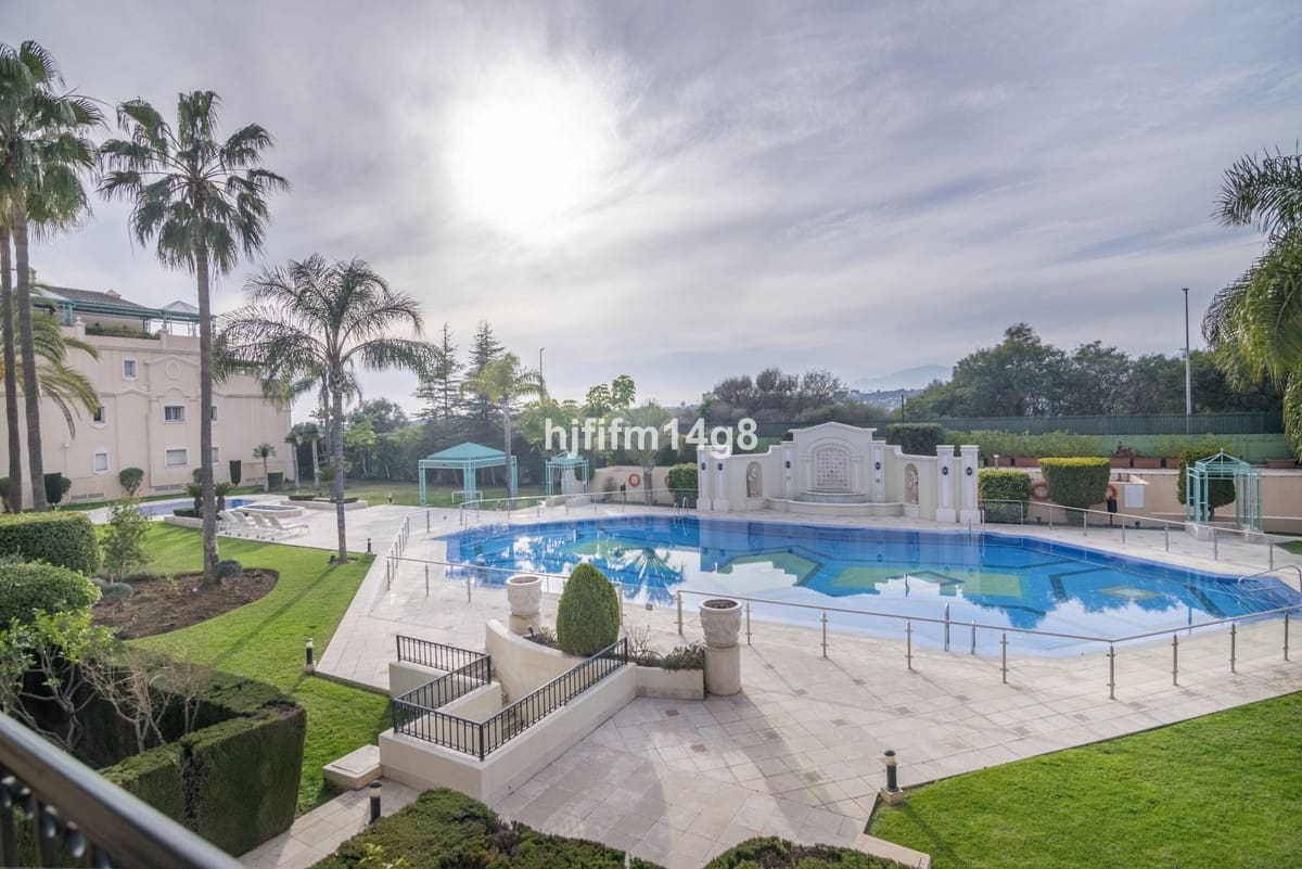 3 bedroom Apartment for sale in Golden Mile with pool garage - € 1,650,000 (Ref: 8307712)