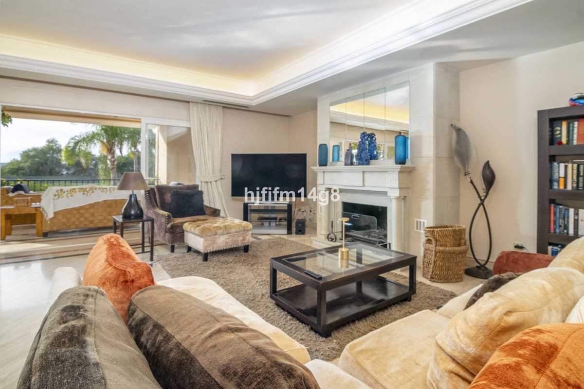 3 bedroom Apartment for sale in Golden Mile with pool garage - € 1,650,000 (Ref: 8307712)