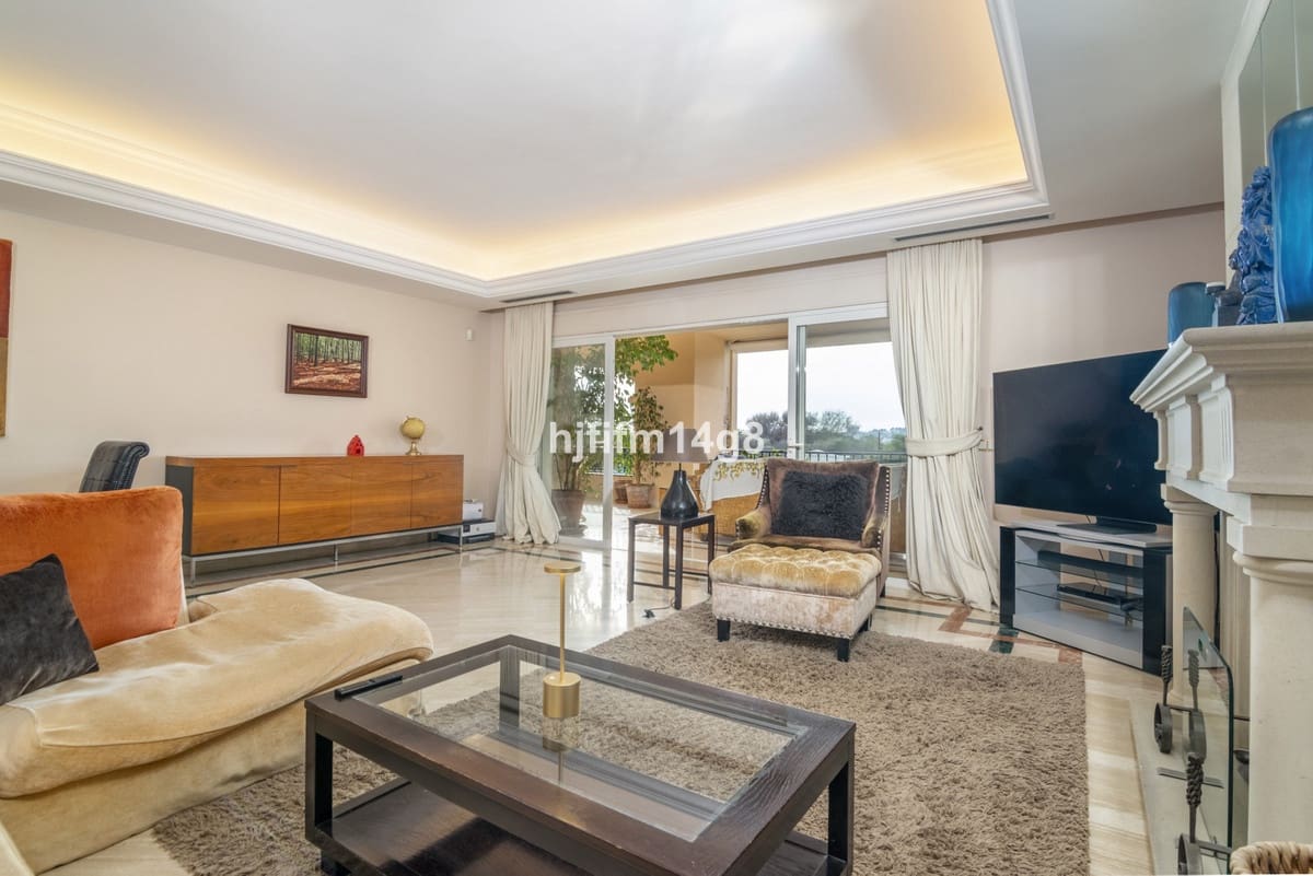 3 bedroom Apartment for sale in Golden Mile with pool garage - € 1,650,000 (Ref: 8307712)