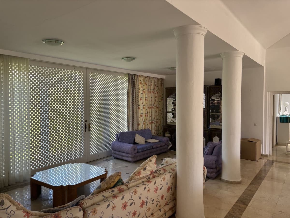 6 soverom Villa til salgs i Golden Mile med svømmebasseng garasje - € 3 000 000 (Ref: 8324033)