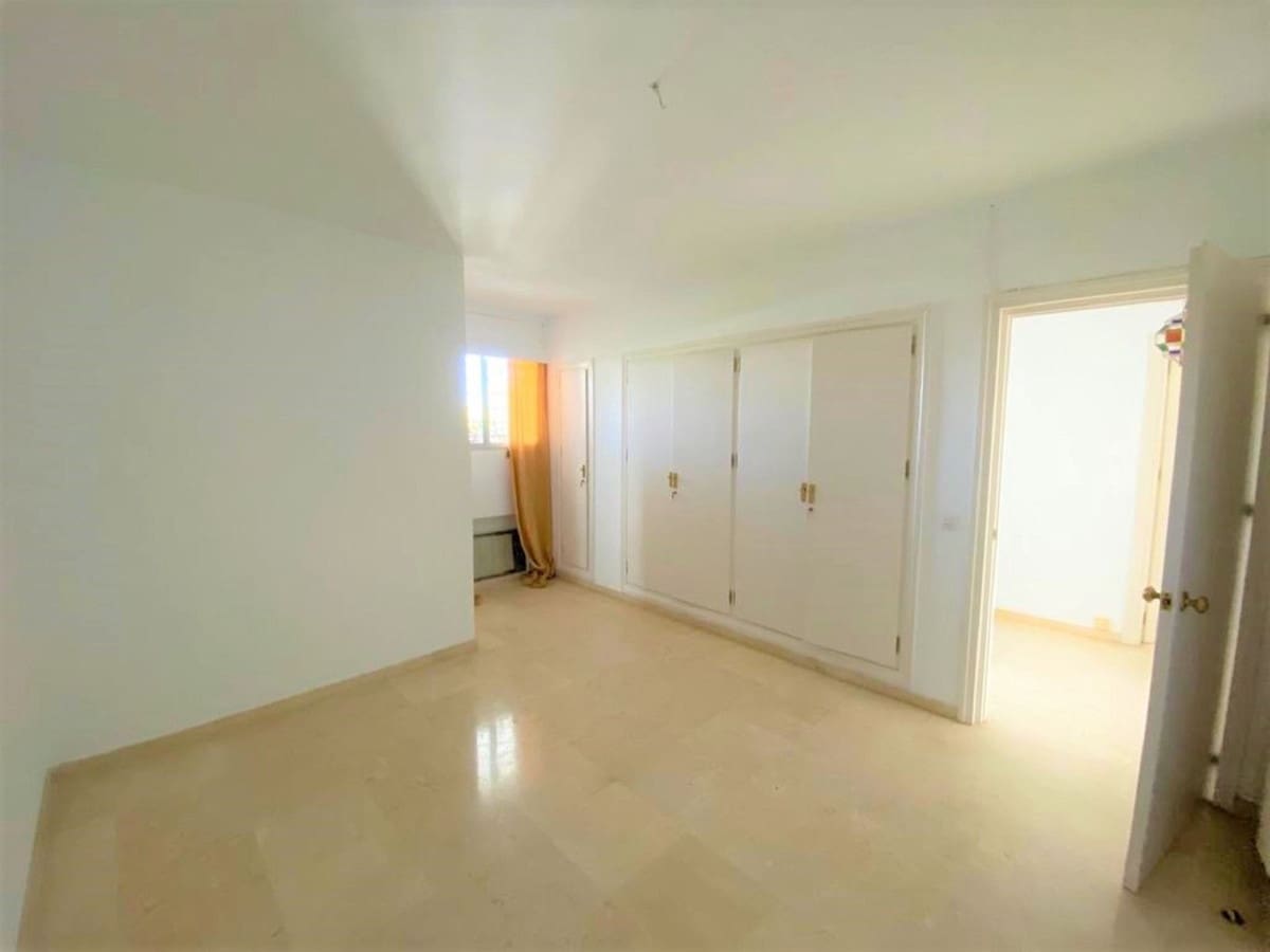 3 soverom Leilighet til salgs i Guadalmina med svømmebasseng garasje - € 620 000 (Ref: 8353456)