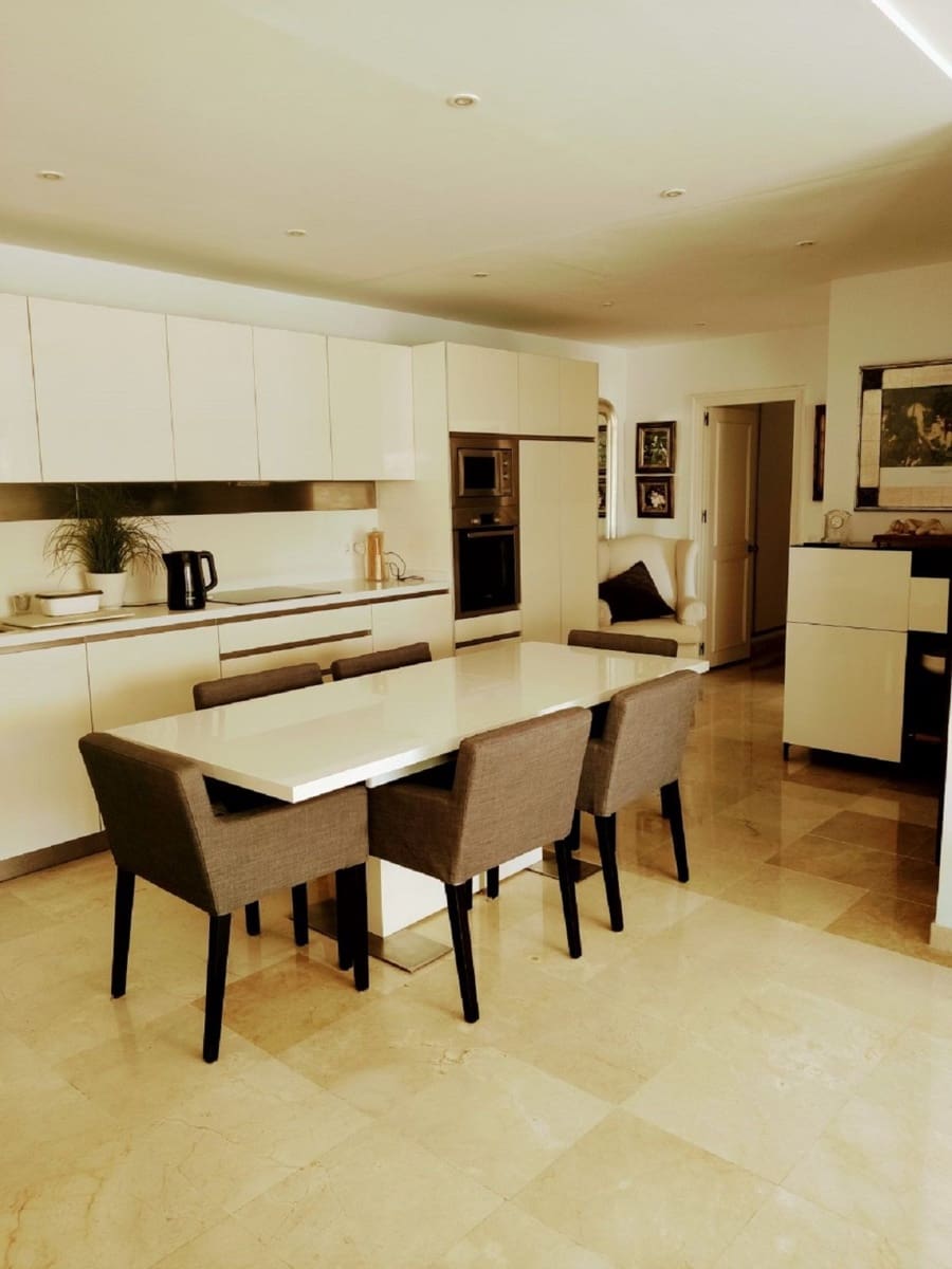 2 soverom Leilighet til salgs i Guadalmina med svømmebasseng - € 540 000 (Ref: 8353458)