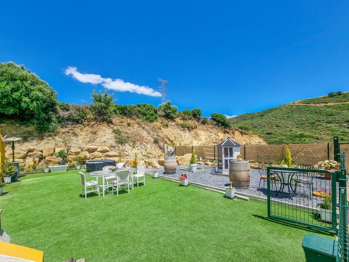 3 chambre Finca/Maison de Campagne à vendre à Casares avec piscine - 640 000 € (Ref: 8375103)