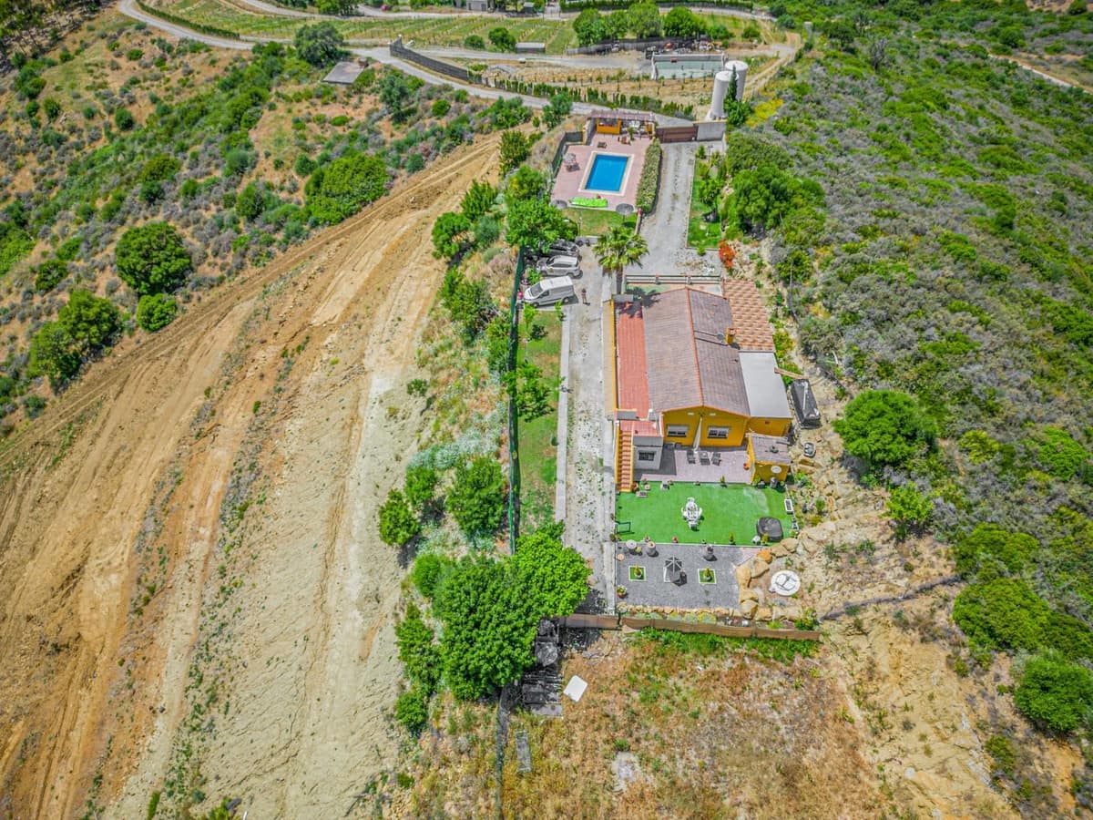 3 chambre Finca/Maison de Campagne à vendre à Casares avec piscine - 640 000 € (Ref: 8375103)