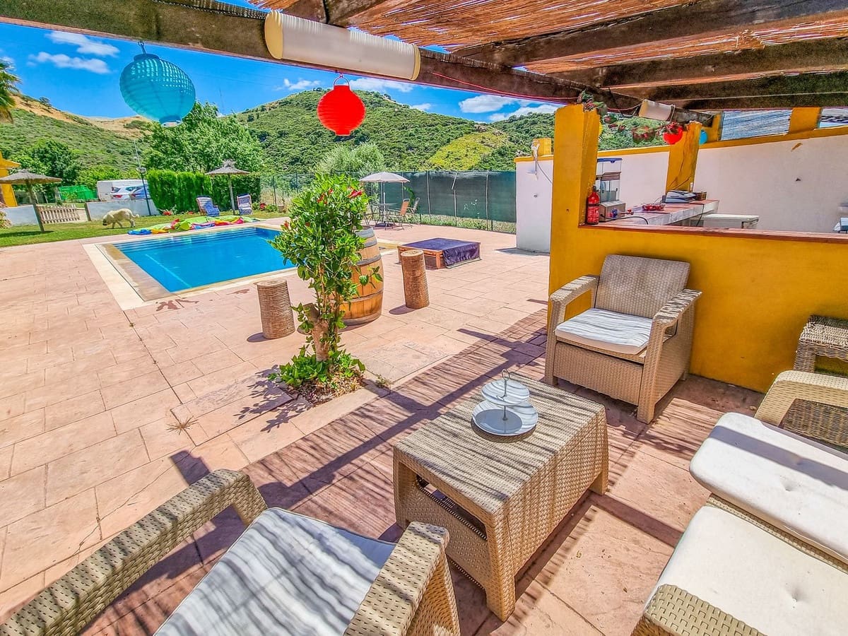 3 chambre Finca/Maison de Campagne à vendre à Casares avec piscine - 640 000 € (Ref: 8375103)