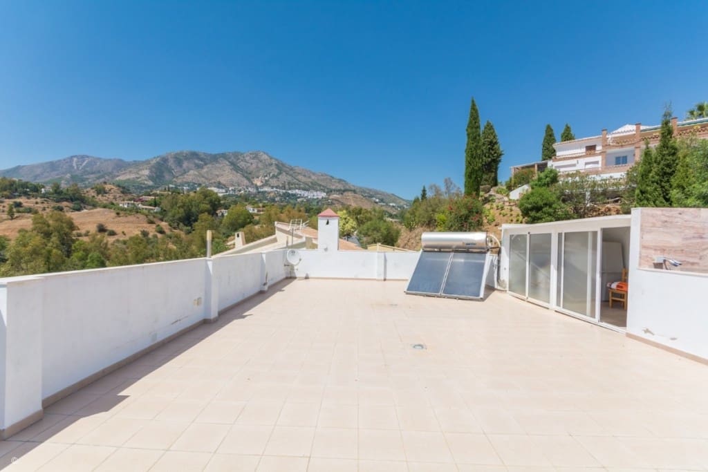 5 chambre Villa/Maison à vendre à Mijas Costa avec piscine garage - 895 000 € (Ref: 8379490)