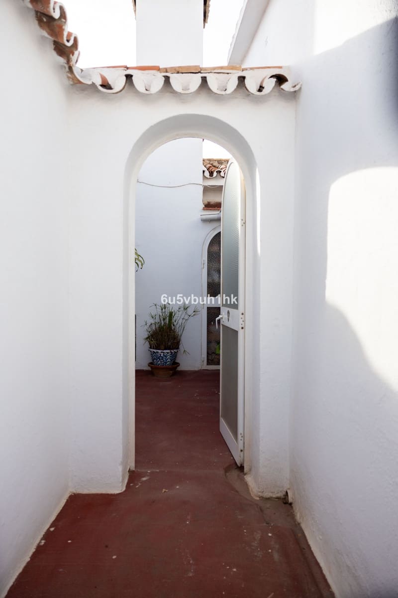 4 soveværelse Villa til salg i El Chaparral med swimmingpool - € 1.690.000 (Ref: 8408700)