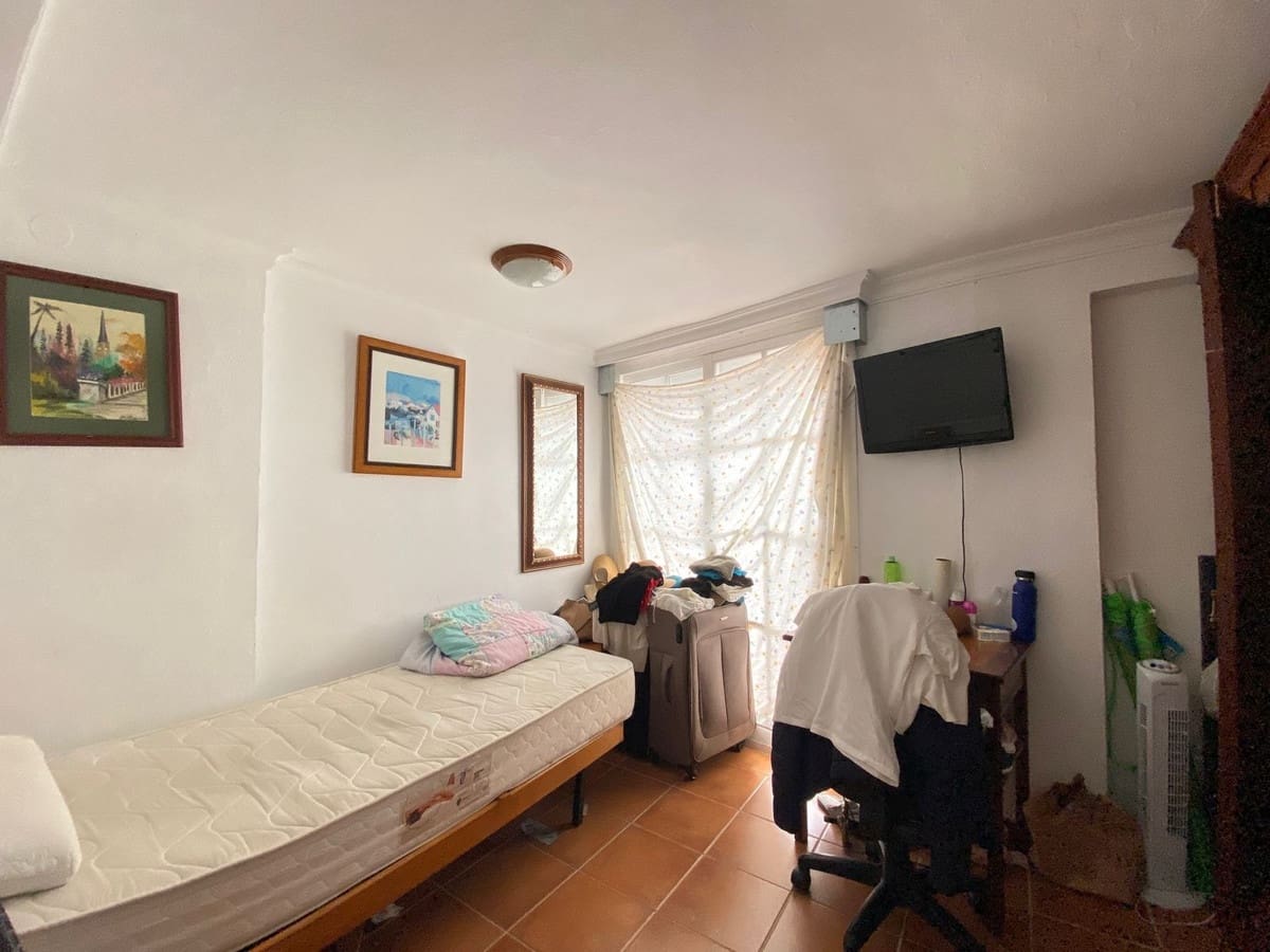 7 makuuhuone Omakotitalo myytävänä paikassa Marbella - 1 200 000 € (Ref: 8411991)