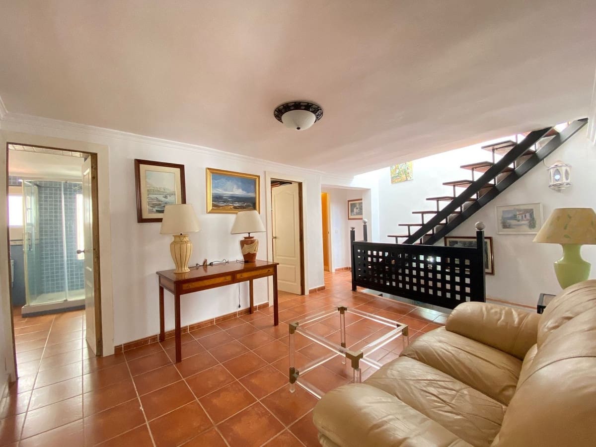 7 makuuhuone Omakotitalo myytävänä paikassa Marbella - 1 200 000 € (Ref: 8411991)