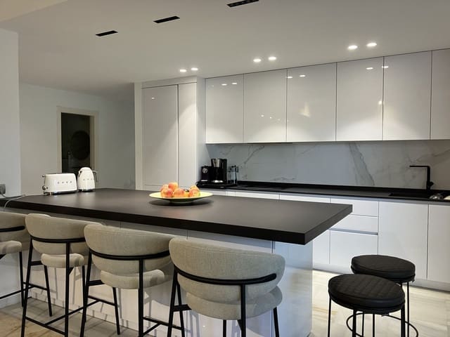 4 Zimmer Apartment zu verkaufen in Aloha Golf, Marbella mit Pool Garage - 580.000 € (Ref: 8418460)