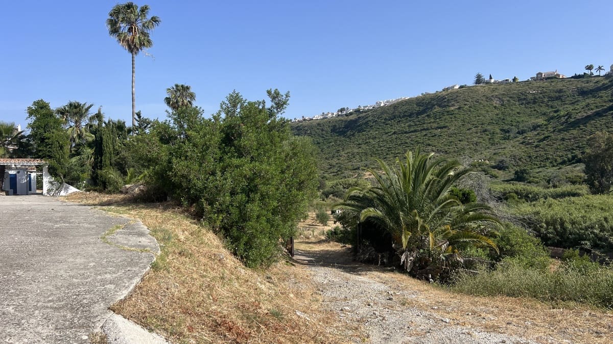 3 soveværelse Finca/Landehus til salg i Manilva med swimmingpool garage - € 675.000 (Ref: 8418557)