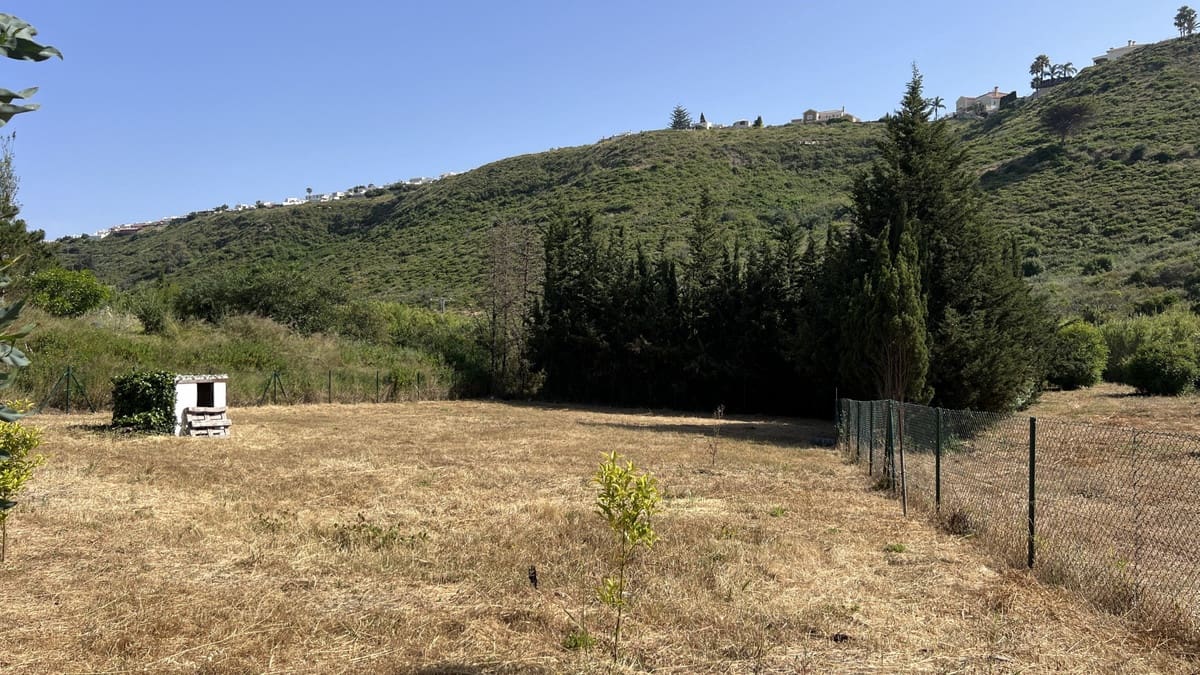 3 soveværelse Finca/Landehus til salg i Manilva med swimmingpool garage - € 675.000 (Ref: 8418557)