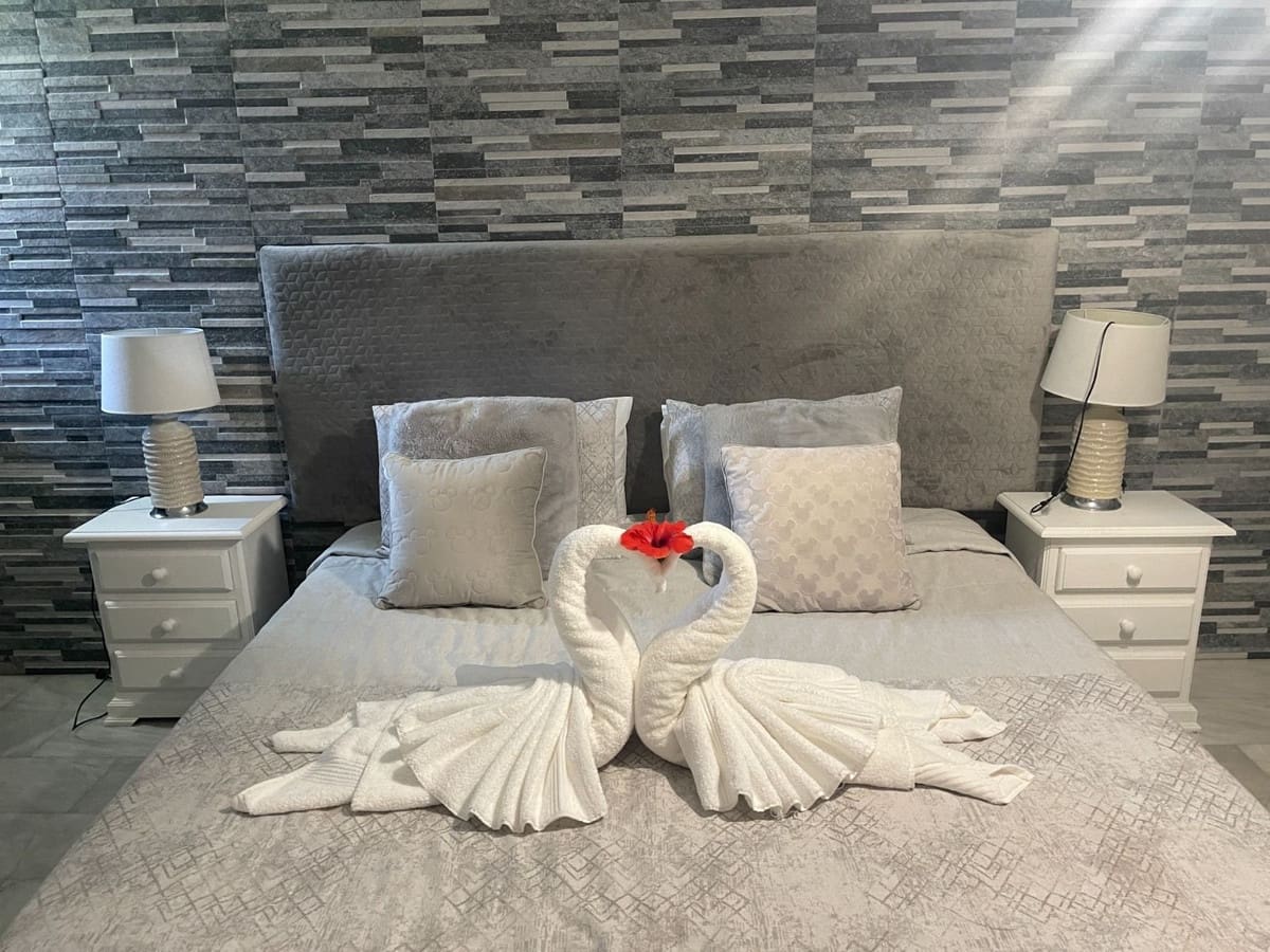 6 soveværelse Villa til salg i El Faro med swimmingpool - € 895.000 (Ref: 8420235)